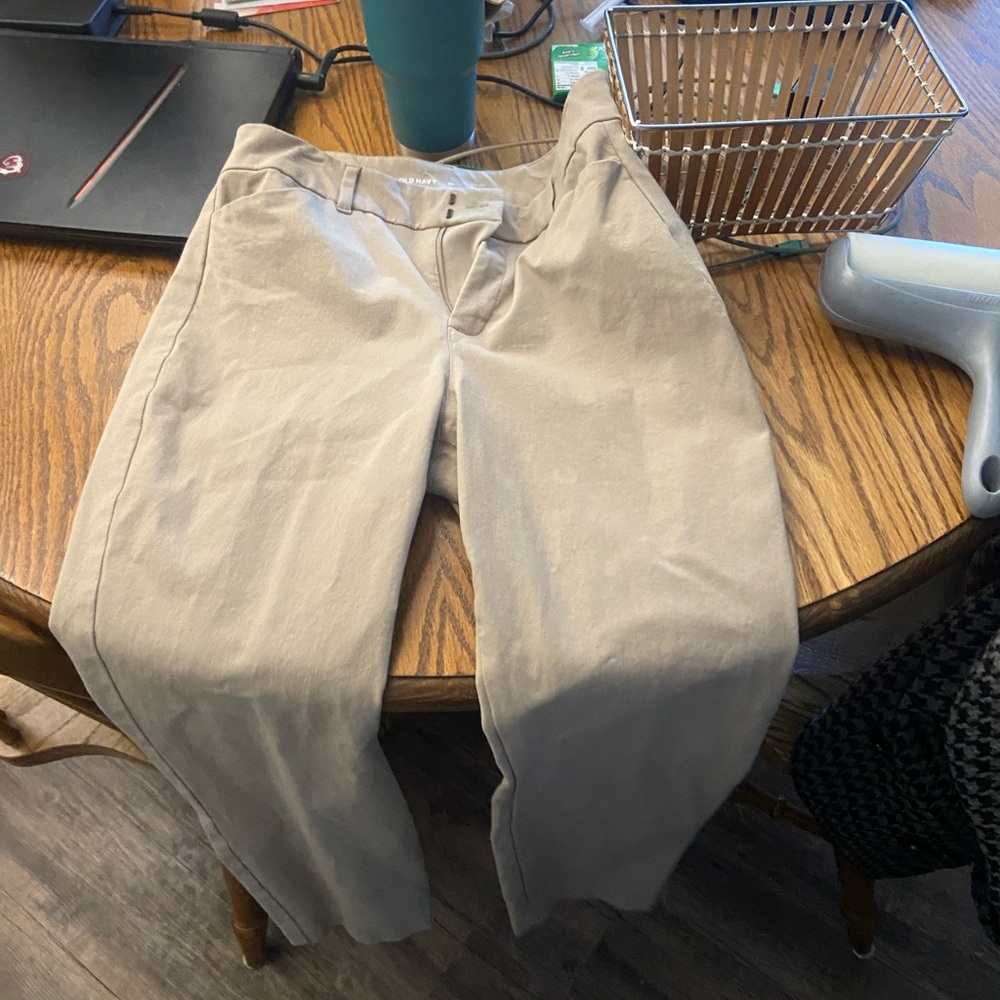 Old Navy High Rise Pixies in Tan